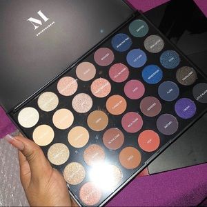 Morphe 35V Stunning Vibes Artistry Palette